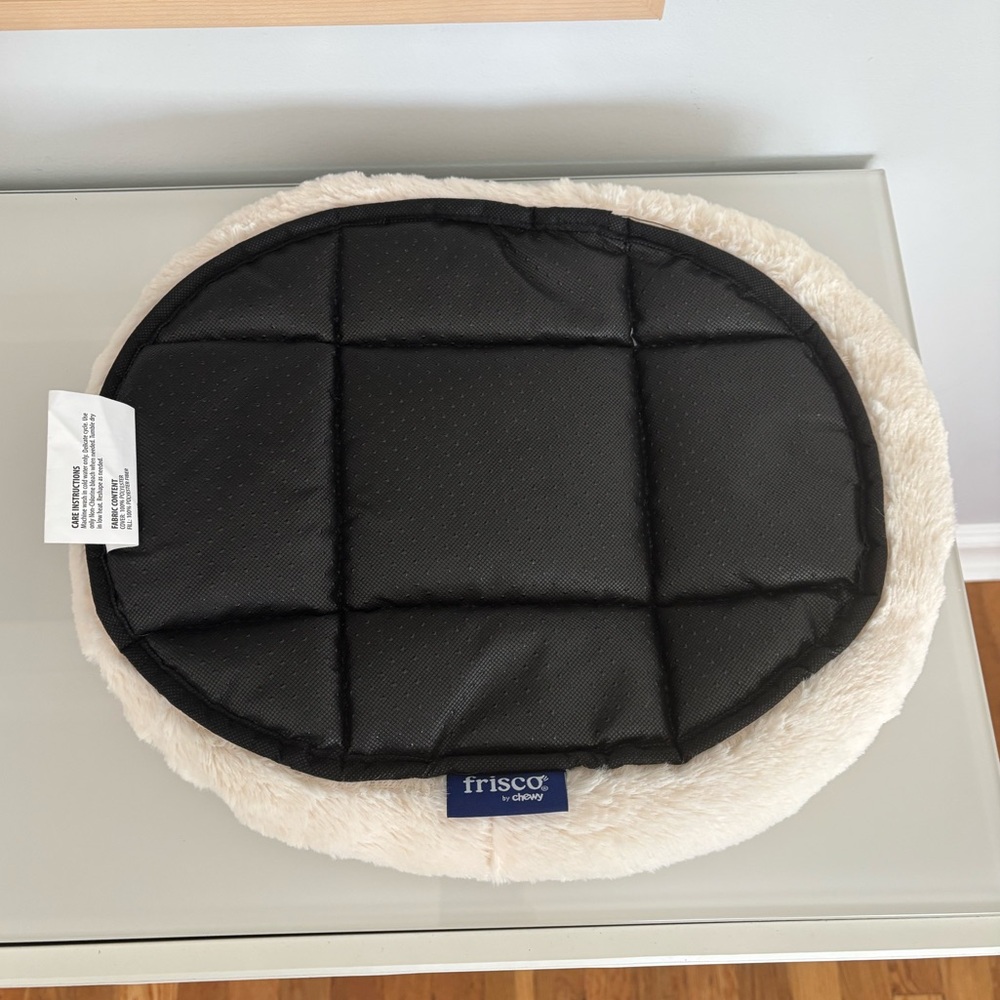 Frisco Self-Warming Bolster Kitten Bed - Picture 4 of 5